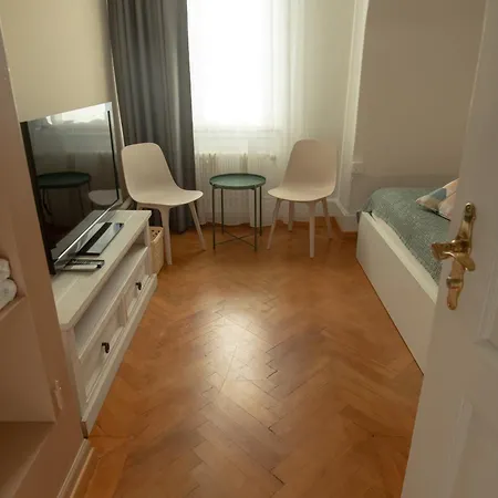 Bed & Breakfast Zoo Caffe & Ristorante *